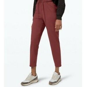 Lululemon keep Moving High Rise Pant in 7/8 length